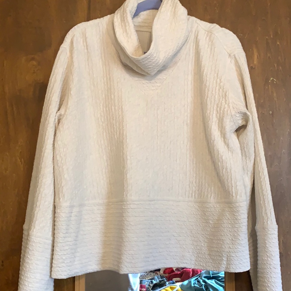 Lululemon- Retreat Yourself Pullover